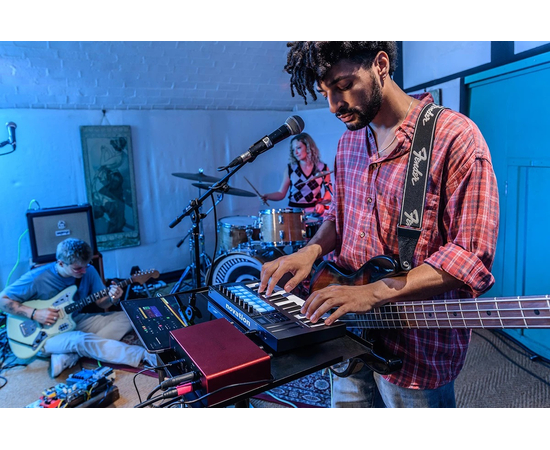 MIDI клавиатура NOVATION Launchkey Mini 25 MK4