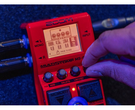 Педаль ефектів для бас-гітари Zoom MS-60B+