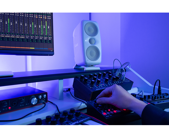 Активный студийный монитор IK MULTIMEDIA iLoud MTM MKII (White)