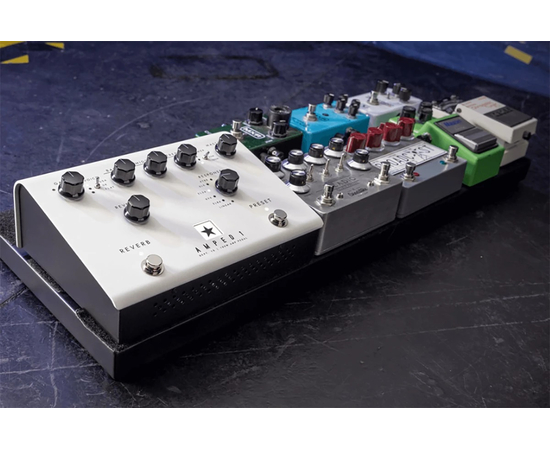 Усилитель в формате гитарной педали BLACKSTAR DEPT 10 AMPED 1