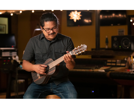 Гиталеле Ortega Travel RGL5EB Ebony Natural