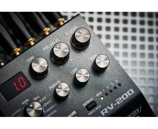 Педаль эффектов BOSS RV-200