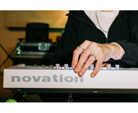 MIDI клавіатура NOVATION Launchkey 49 MK4 White Edition