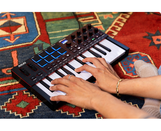 MIDI-клавиатура AKAI MPK mini 4 Black