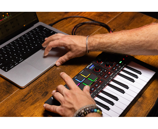 MIDI-клавиатура AKAI MPK mini 4 Black