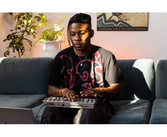 MIDI-клавиатура AKAI MPK mini 4 White