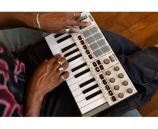 MIDI-клавиатура AKAI MPK mini 4 White