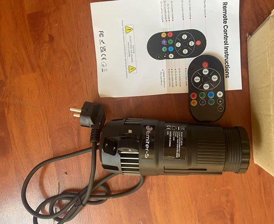 Світловий LED прилад Emiter-S YT-2415 LED PINSPOT LIGHT 20W RGBW