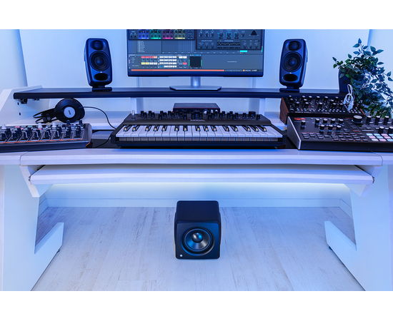 Активный студийный сабвуфер IK MULTIMEDIA iLoud Sub