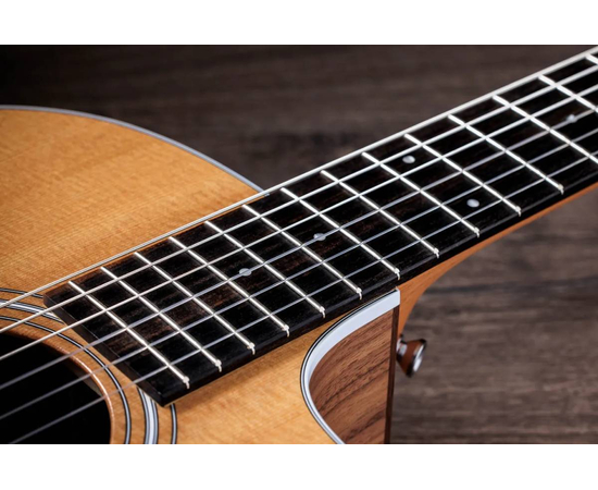 Классическая гитара со звукоснимателем TAYLOR 214Ce-N