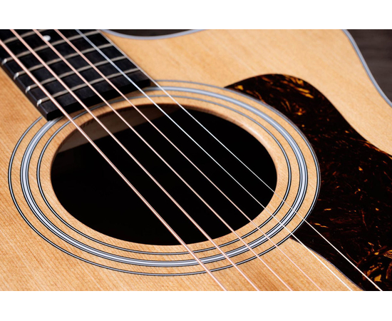 Электроакустическая гитара TAYLOR 214Ce